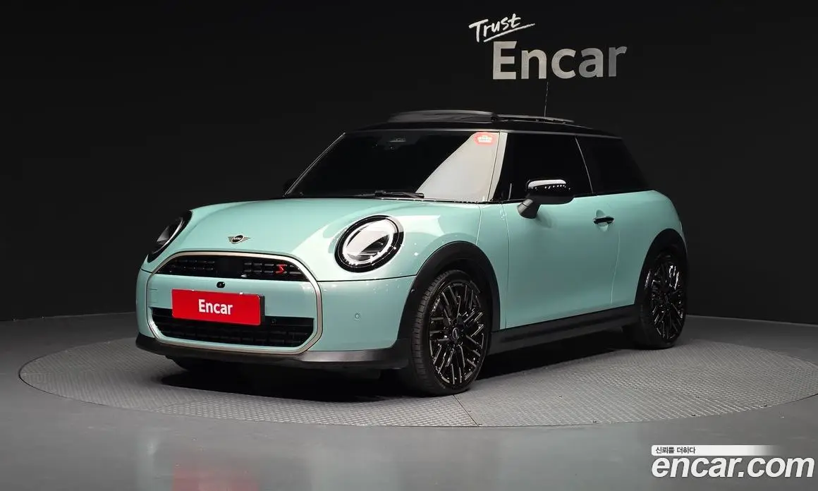 Mini Cooper 2024 2.0 автомат (гидро), фото 1 Mini Cooper 2024 2.0 автомат (гидро), фото 1