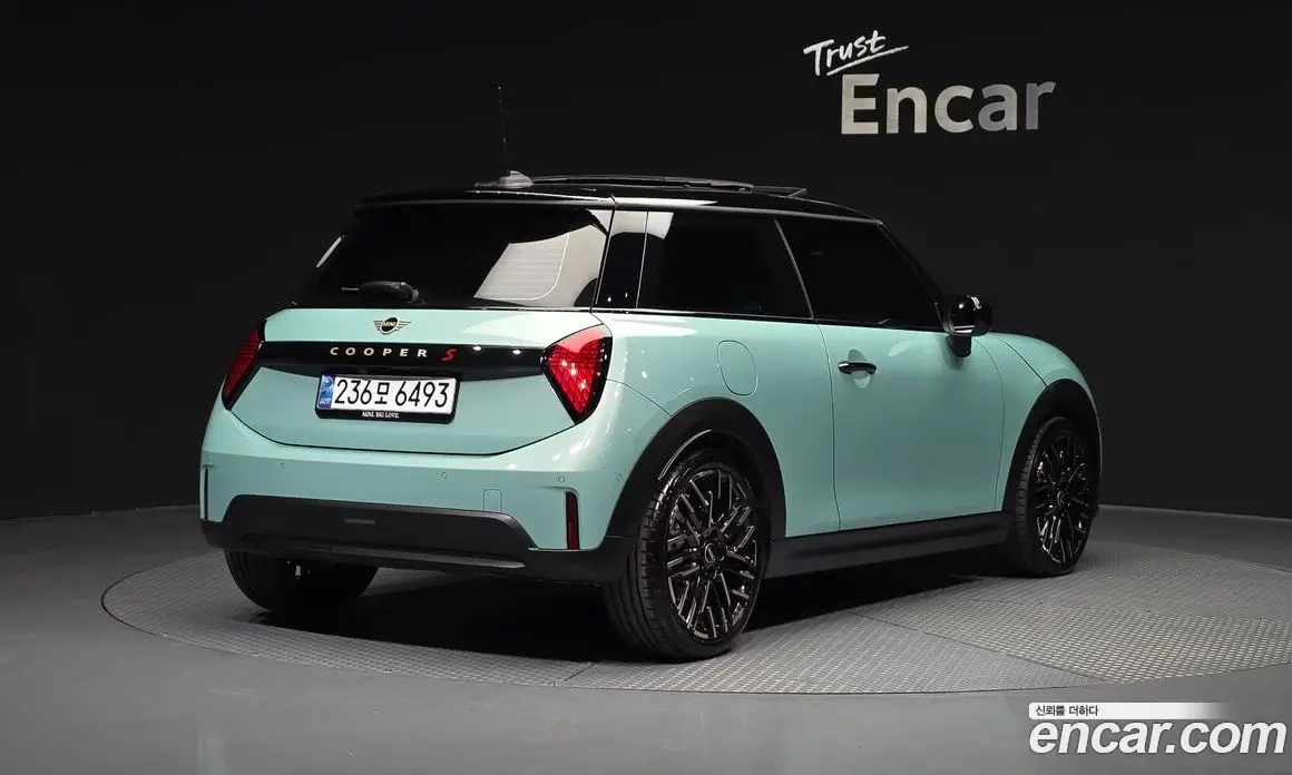 Mini Cooper 2024 2.0 автомат (гидро), фото 2 Mini Cooper 2024 2.0 автомат (гидро), фото 2