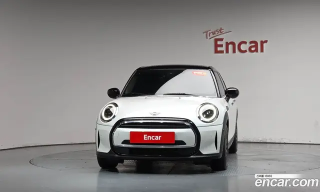 Mini Cooper 2024 1.5 автомат (гидро), миниатюра 2