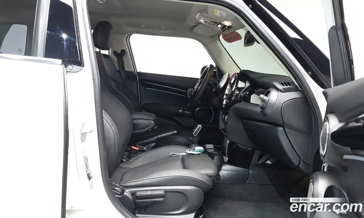 Mini Cooper 2024 1.5 автомат (гидро), фото 15