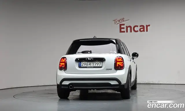 Mini Cooper 2024 1.5 автомат (гидро), миниатюра 3