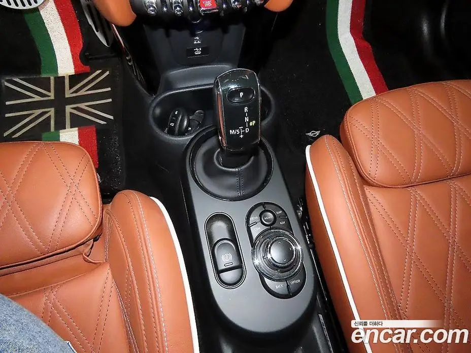 Mini Cooper Convertible 2021 2.0 автомат (гидро), фото 15 Mini Cooper Convertible 2021 2.0 автомат (гидро), фото 15