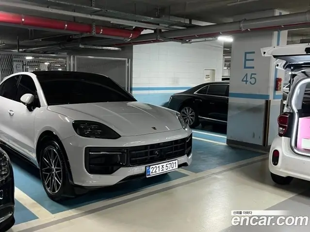 Porsche Cayenne 2025 4.0 автомат (гидро), миниатюра 2 Porsche Cayenne 2025 4.0 автомат (гидро), миниатюра 2
