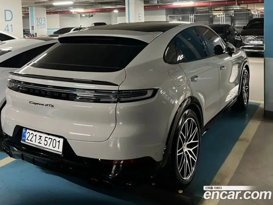 Porsche Cayenne 2025 4.0 автомат (гидро), фото 4 Porsche Cayenne 2025 4.0 автомат (гидро), фото 4