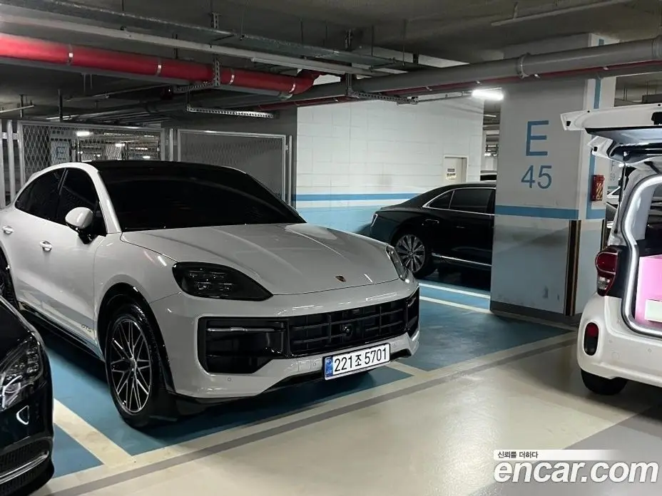 Porsche Cayenne 2025 4.0 автомат (гидро), фото 5 Porsche Cayenne 2025 4.0 автомат (гидро), фото 5