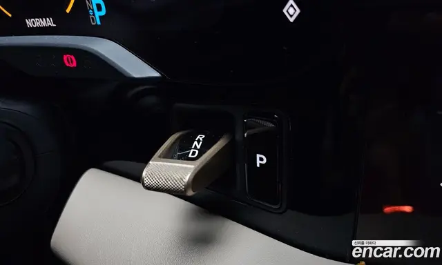Porsche Taycan 2021 0.1 автомат (гидро), миниатюра 11