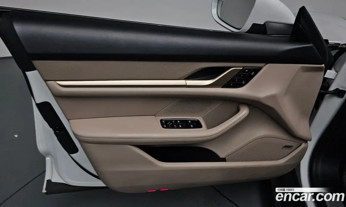 Porsche Taycan 2021 0.1 автомат (гидро), фото 13