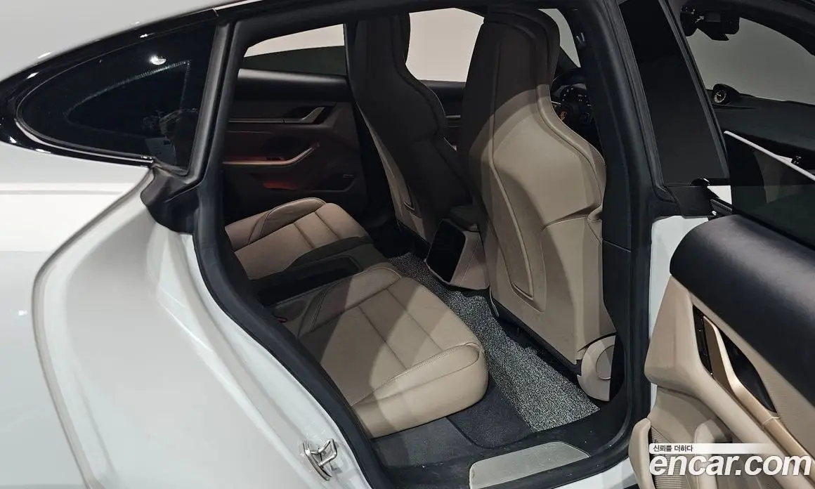 Porsche Taycan 2021 0.1 автомат (гидро), фото 17