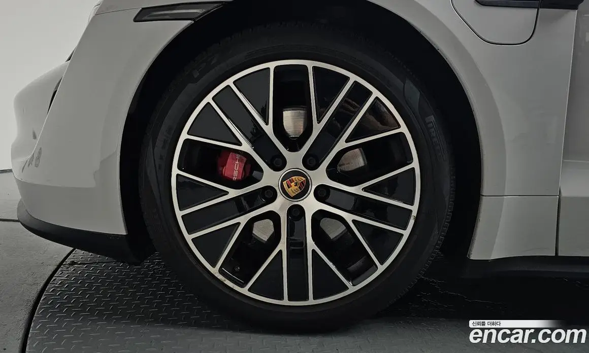 Porsche Taycan 2021 0.1 автомат (гидро), фото 4