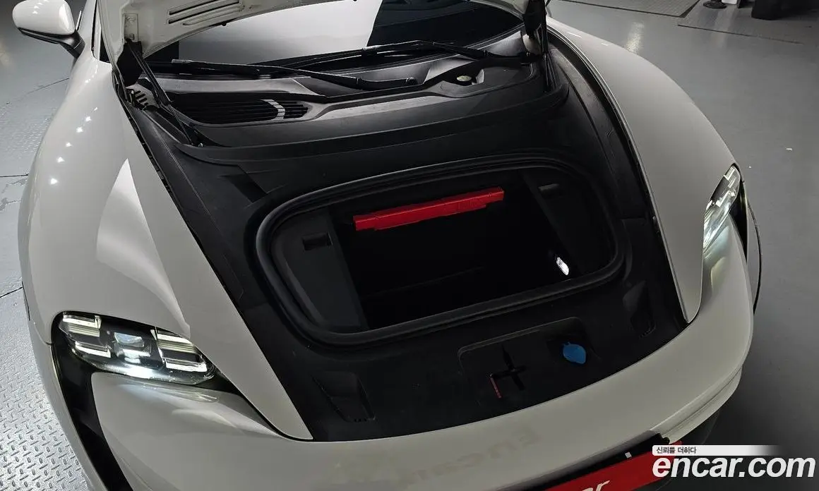 Porsche Taycan 2021 0.1 автомат (гидро), фото 5