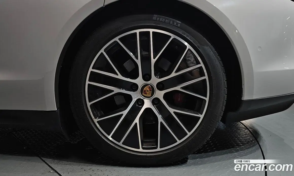 Porsche Taycan 2021 0.1 автомат (гидро), фото 6