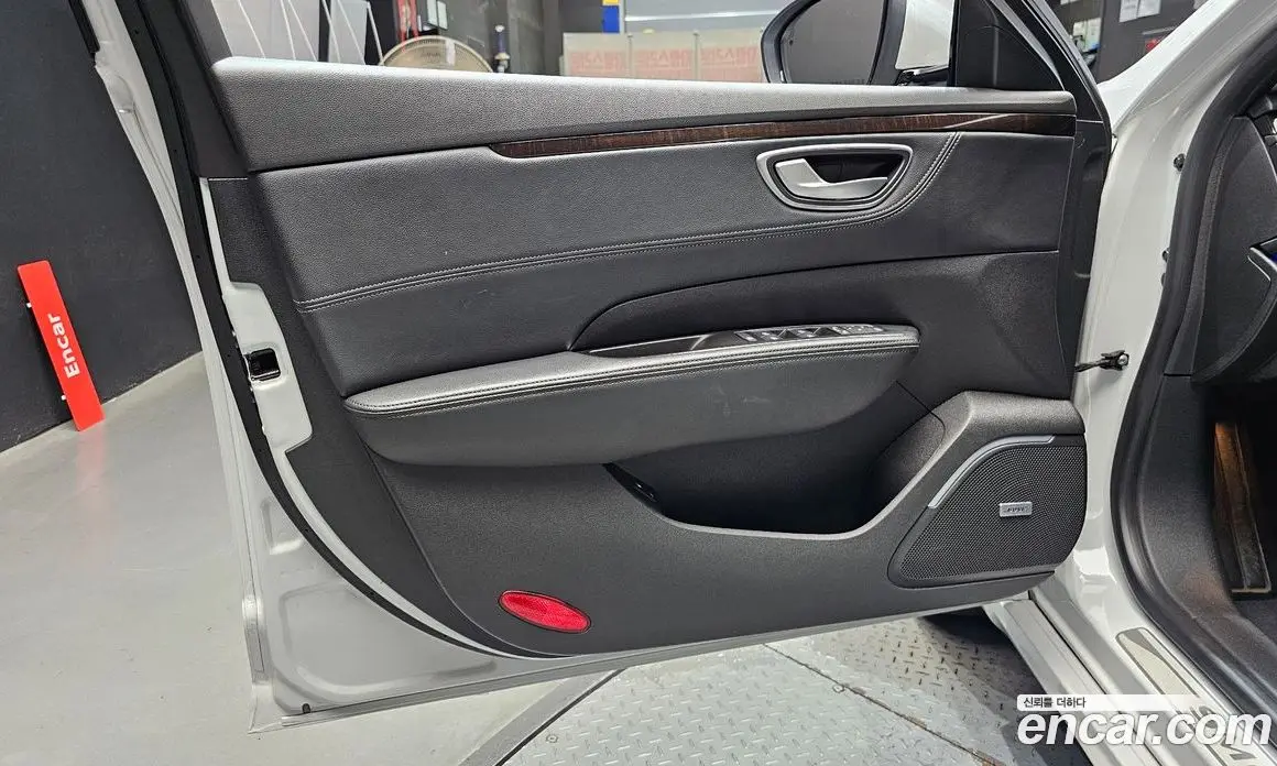 Renault (Samsung) SM6 2016 1.6 автомат (гидро), фото 14 Renault (Samsung) SM6 2016 1.6 автомат (гидро), фото 14