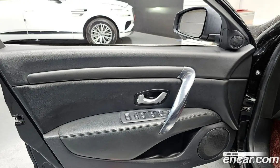 Renault (Samsung) SM7 2016 2.0 автомат (гидро), фото 14 Renault (Samsung) SM7 2016 2.0 автомат (гидро), фото 14