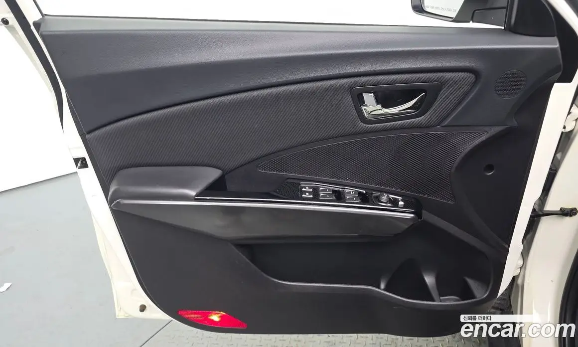SsangYong TIBOLI 2019 1.6 автомат (гидро), фото 14