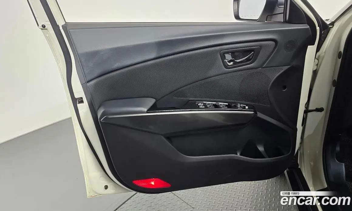 SsangYong TIBOLI 2020 1.5 автомат (гидро), фото 14