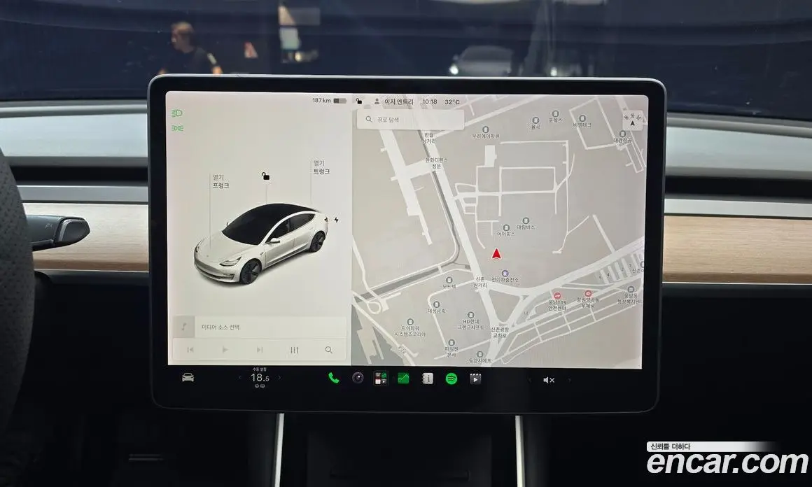 Tesla Model 3 2019 0.2 автомат (гидро), фото 20 Tesla Model 3 2019 0.2 автомат (гидро), фото 20