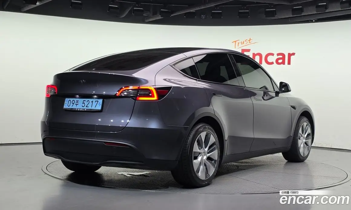 Tesla Model Y 2023 0.2 автомат (гидро), фото 2 Tesla Model Y 2023 0.2 автомат (гидро), фото 2