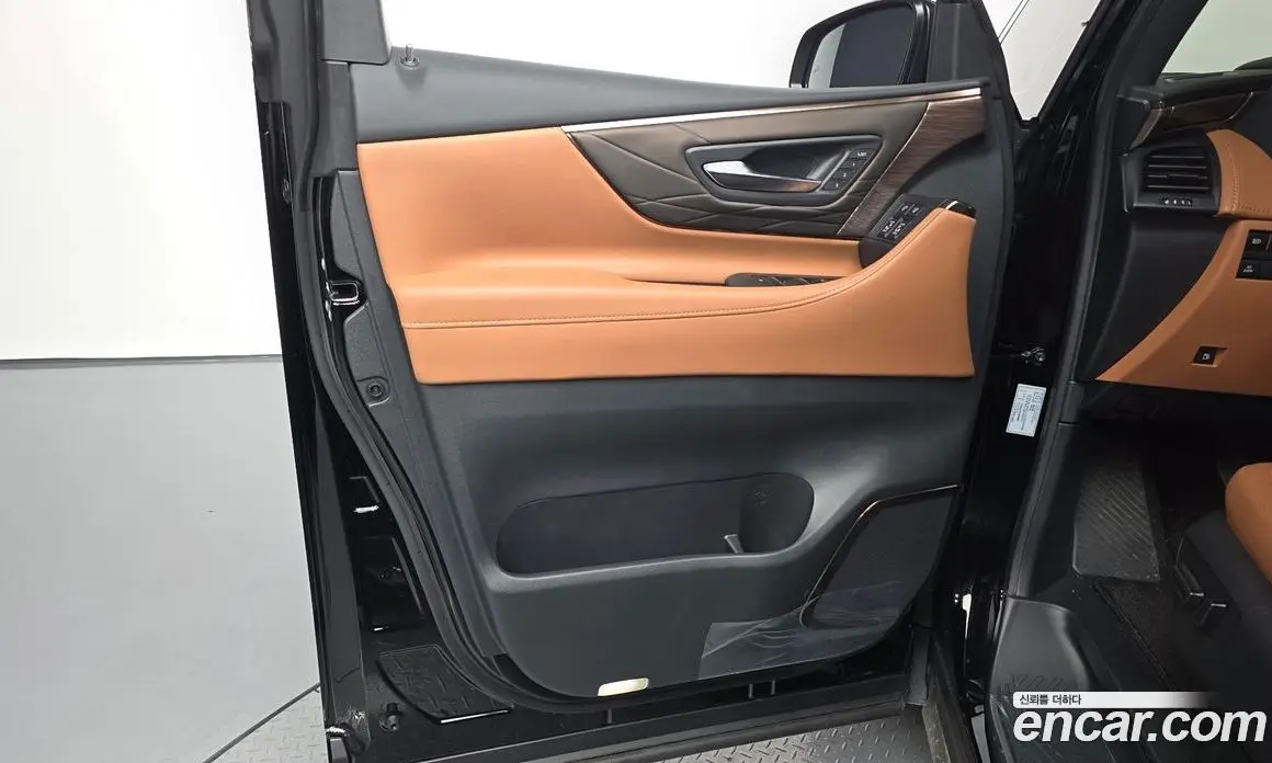 Toyota Alphard 2025 2.5 автомат (гидро), фото 14