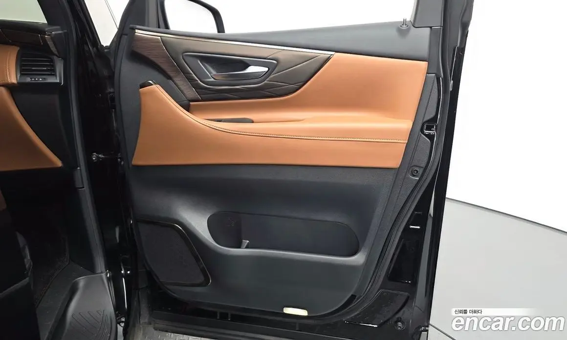 Toyota Alphard 2025 2.5 автомат (гидро), фото 15