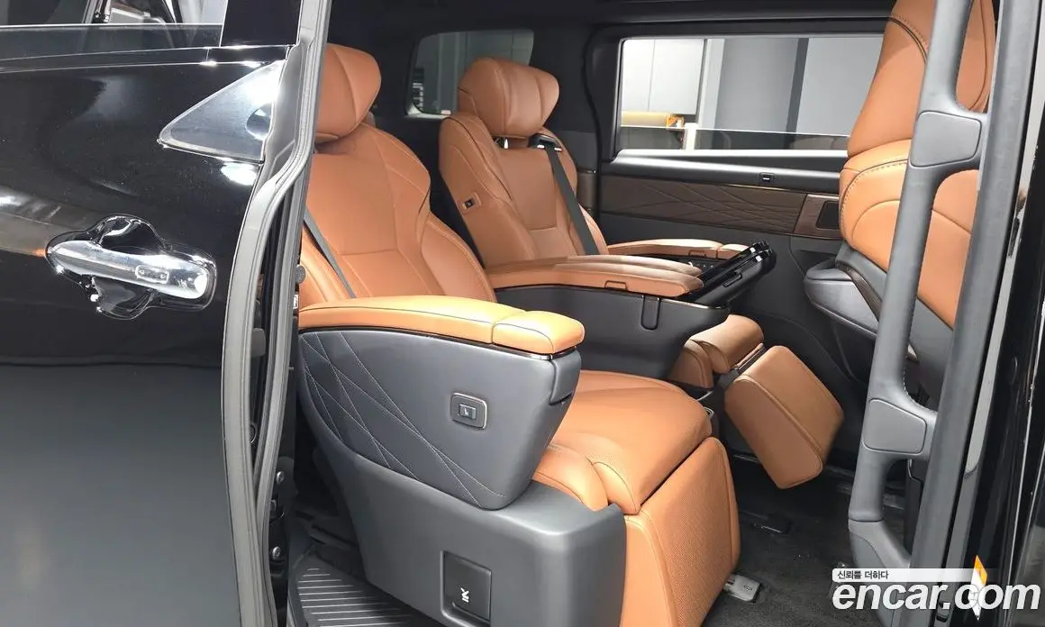 Toyota Alphard 2025 2.5 автомат (гидро), фото 18