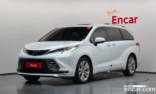 Toyota Sienna 2022 2.5 автомат (гидро), миниатюра 1