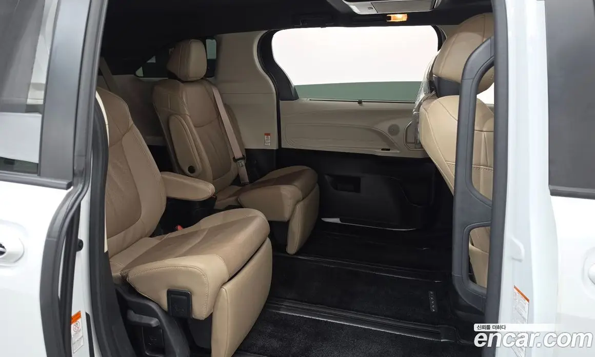 Toyota Sienna 2022 2.5 автомат (гидро), фото 17