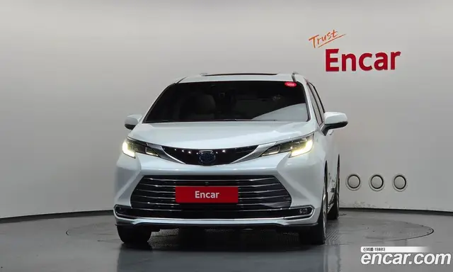 Toyota Sienna 2022 2.5 автомат (гидро), миниатюра 3