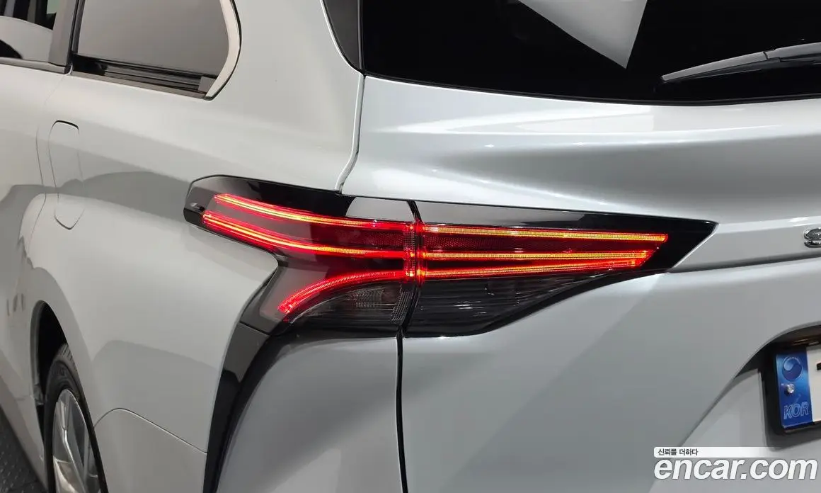Toyota Sienna 2022 2.5 автомат (гидро), фото 9