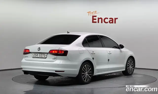 Volkswagen Jetta, 2015, 49 392 км