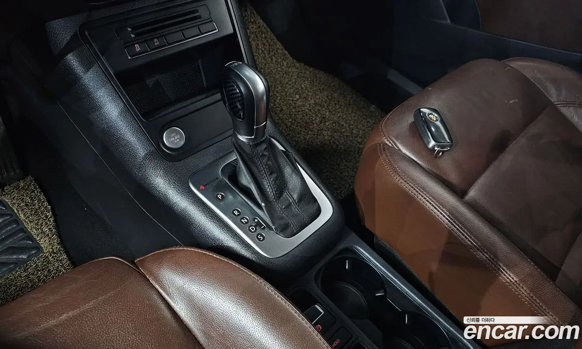 Volkswagen Tiguan 2012 2.0 автомат (гидро), фото 12