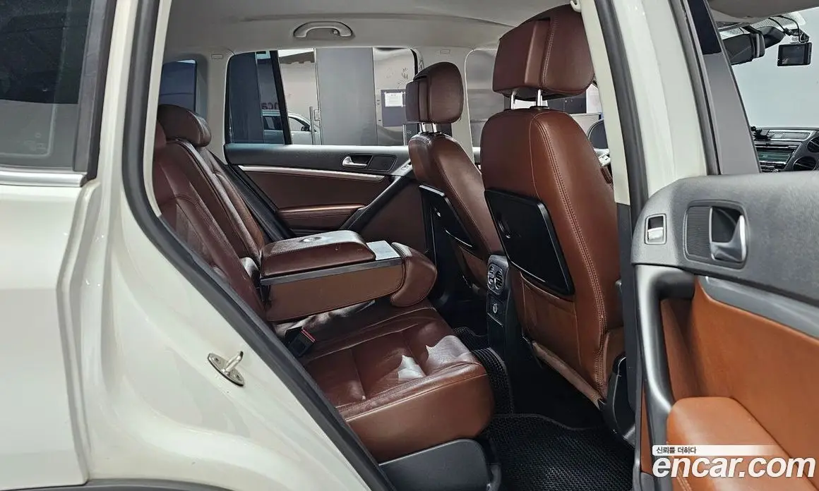 Volkswagen Tiguan 2012 2.0 автомат (гидро), фото 17