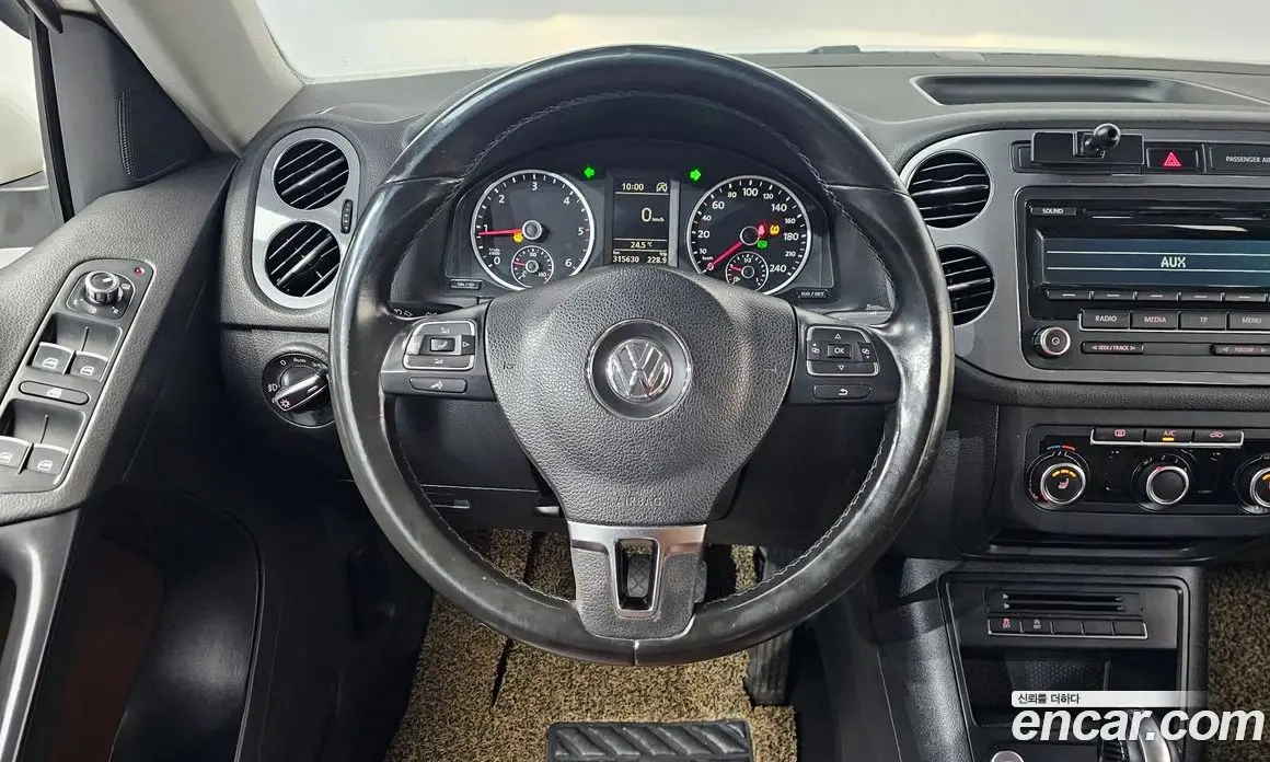 Volkswagen Tiguan 2012 2.0 автомат (гидро), фото 18
