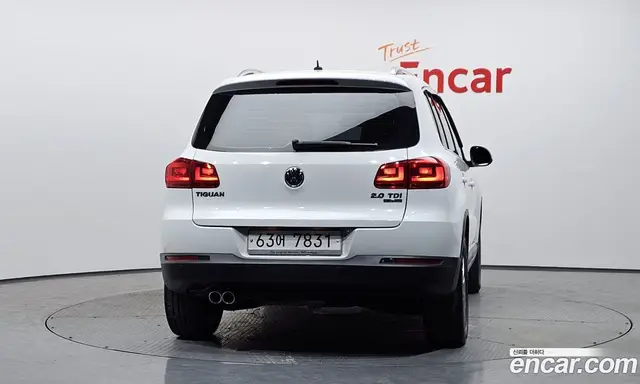 Volkswagen Tiguan 2012 2.0 автомат (гидро), миниатюра 4