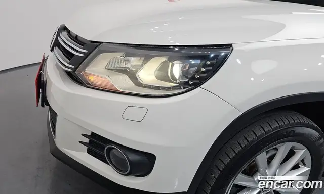 Volkswagen Tiguan 2012 2.0 автомат (гидро), миниатюра 8