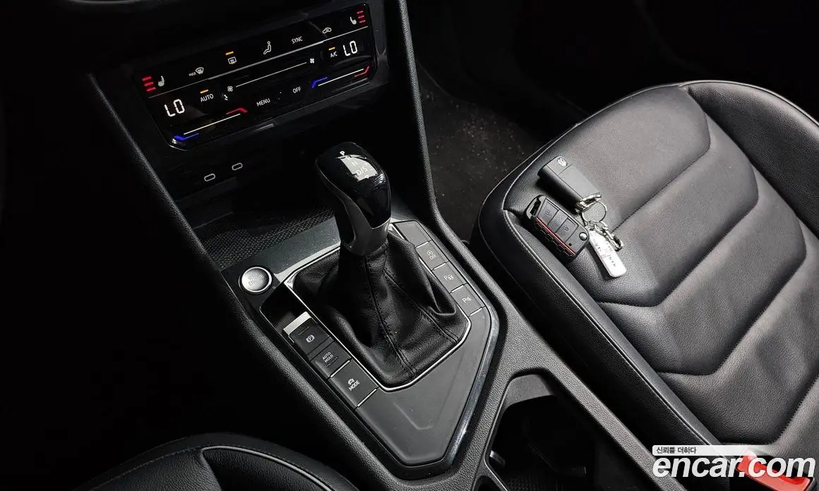 Volkswagen Tiguan 2021 2.0 автомат (гидро), фото 11
