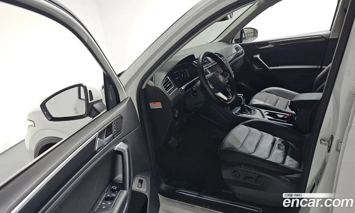Volkswagen Tiguan 2021 2.0 автомат (гидро), фото 12