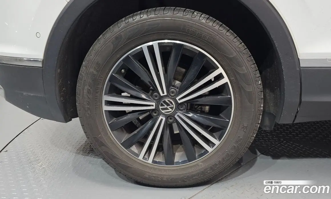 Volkswagen Tiguan 2021 2.0 автомат (гидро), фото 4