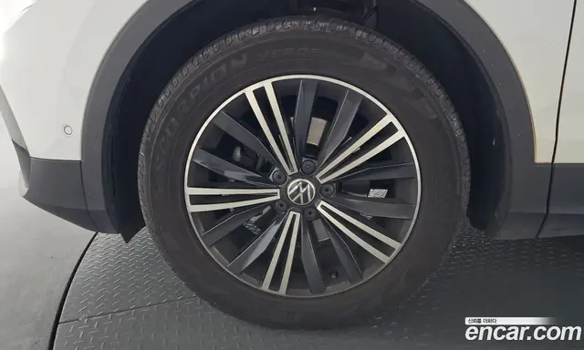 Volkswagen Tiguan 2021 2.0 автомат (гидро), миниатюра 6