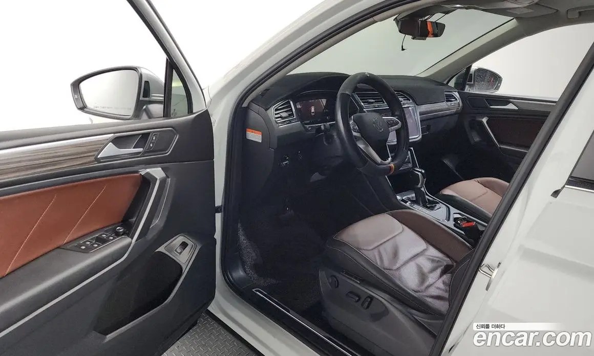 Volkswagen Tiguan 2023 2.0 автомат (гидро), фото 13 Volkswagen Tiguan 2023 2.0 автомат (гидро), фото 13