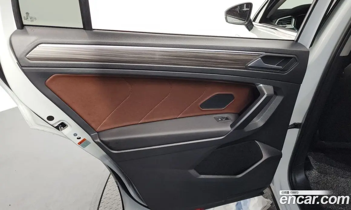 Volkswagen Tiguan 2023 2.0 автомат (гидро), фото 15 Volkswagen Tiguan 2023 2.0 автомат (гидро), фото 15