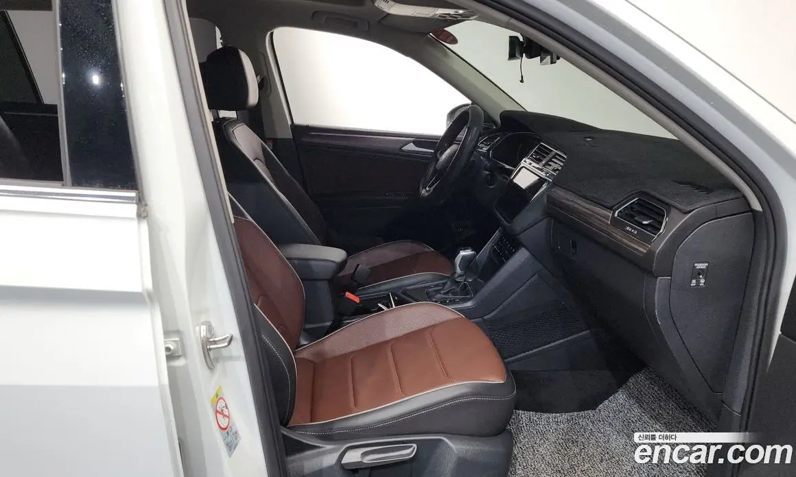 Volkswagen Tiguan 2023 2.0 автомат (гидро), фото 16 Volkswagen Tiguan 2023 2.0 автомат (гидро), фото 16
