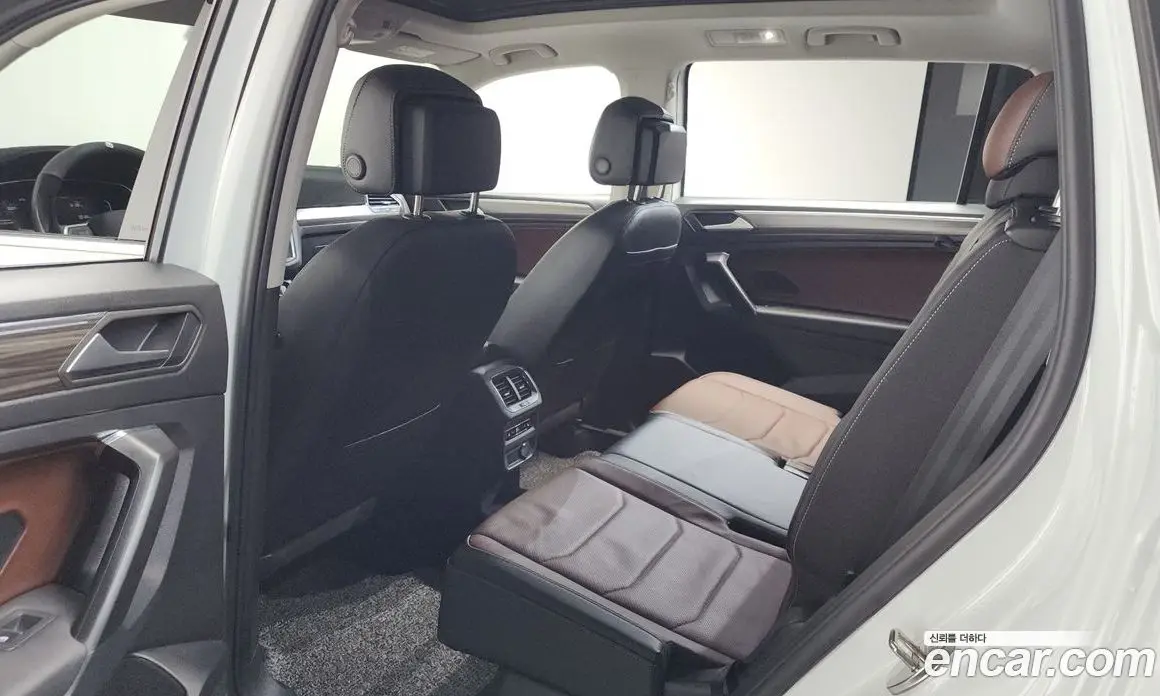Volkswagen Tiguan 2023 2.0 автомат (гидро), фото 17 Volkswagen Tiguan 2023 2.0 автомат (гидро), фото 17