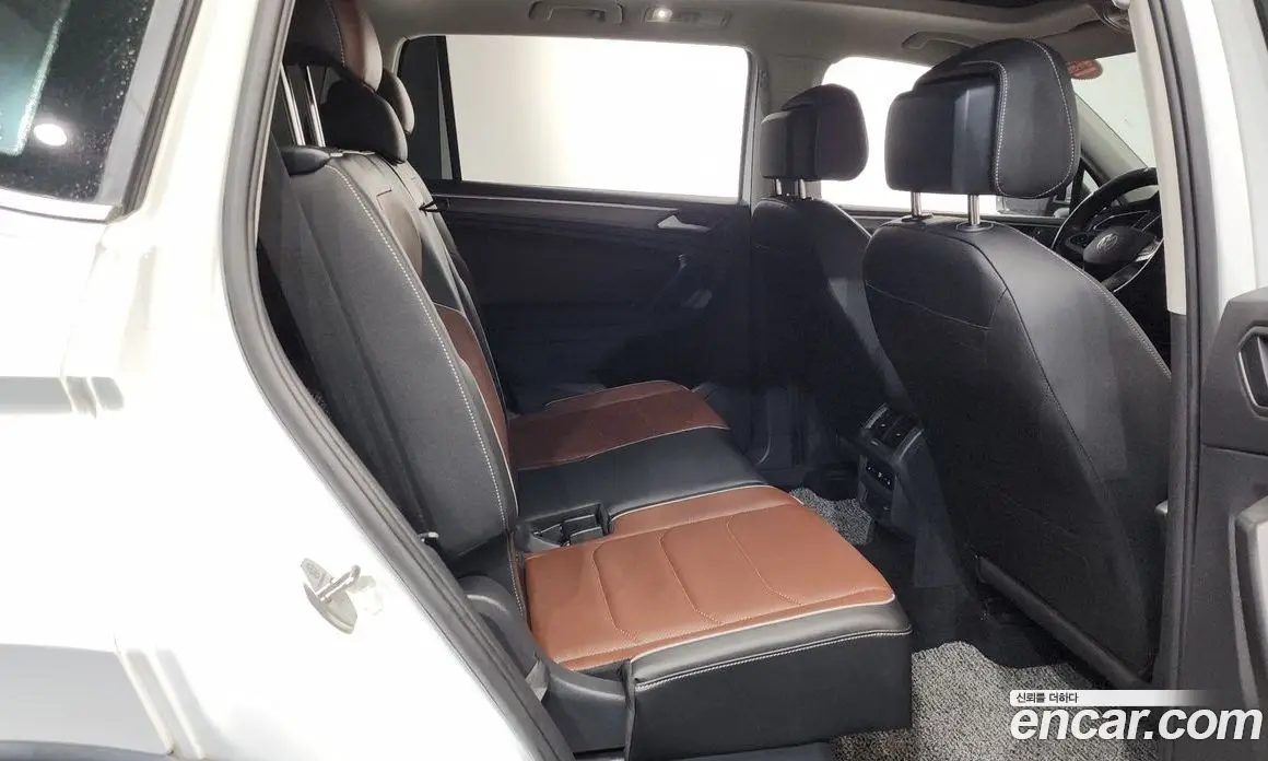 Volkswagen Tiguan 2023 2.0 автомат (гидро), фото 18 Volkswagen Tiguan 2023 2.0 автомат (гидро), фото 18