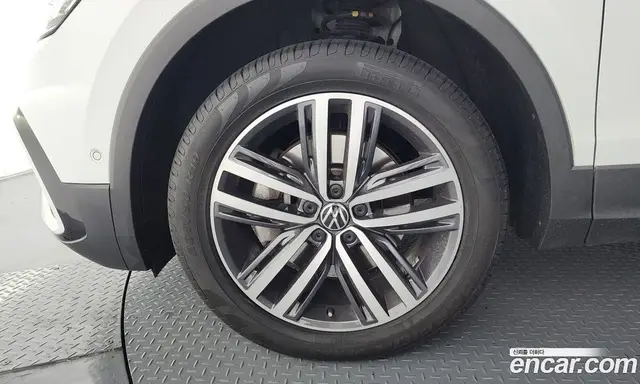Volkswagen Tiguan 2023 2.0 автомат (гидро), миниатюра 5 Volkswagen Tiguan 2023 2.0 автомат (гидро), миниатюра 5