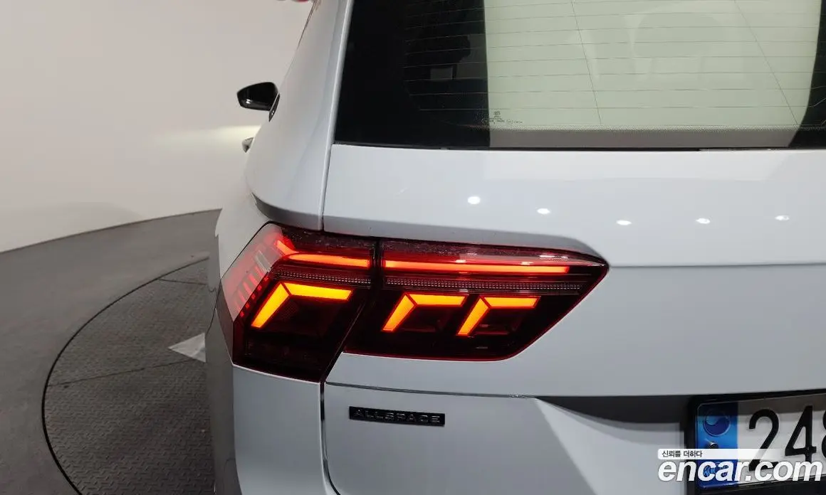 Volkswagen Tiguan 2023 2.0 автомат (гидро), фото 9 Volkswagen Tiguan 2023 2.0 автомат (гидро), фото 9