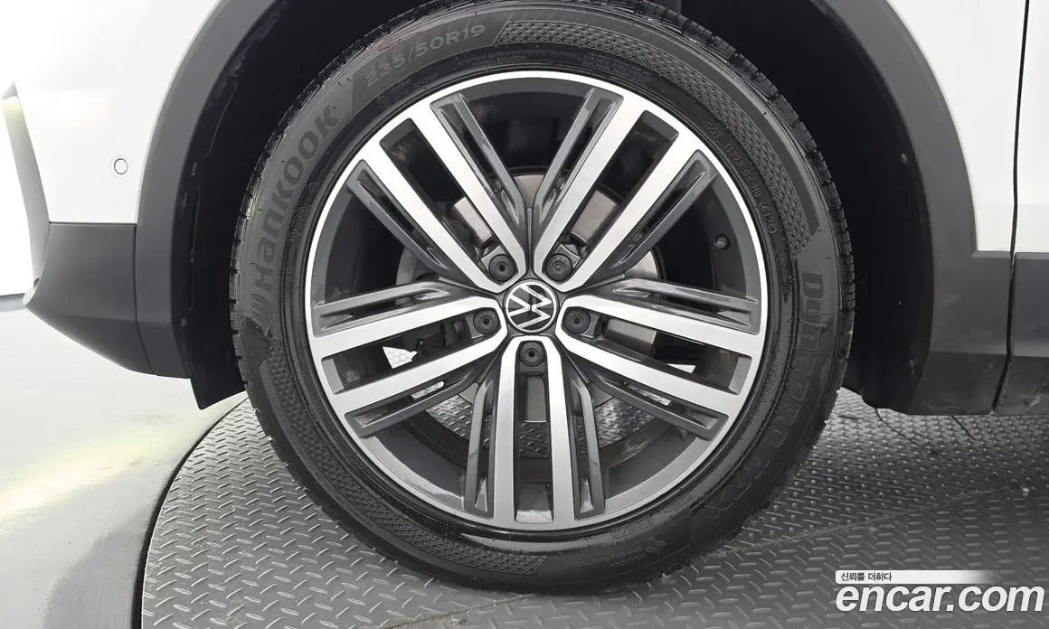 Volkswagen Tiguan 2023 2.0 автомат (гидро), фото 5