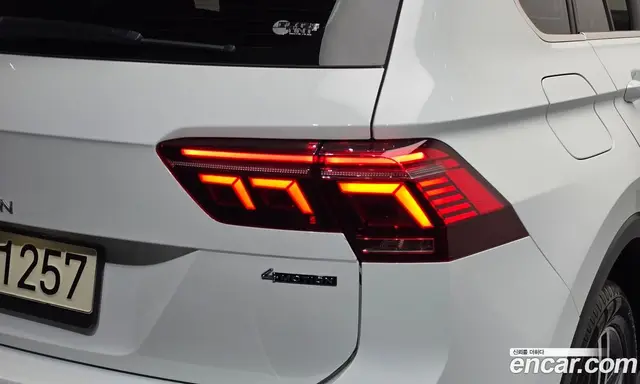 Volkswagen Tiguan 2023 2.0 автомат (гидро), миниатюра 9