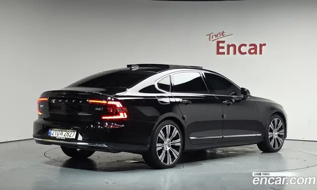 Volvo S90, 2024, 30 795 км
