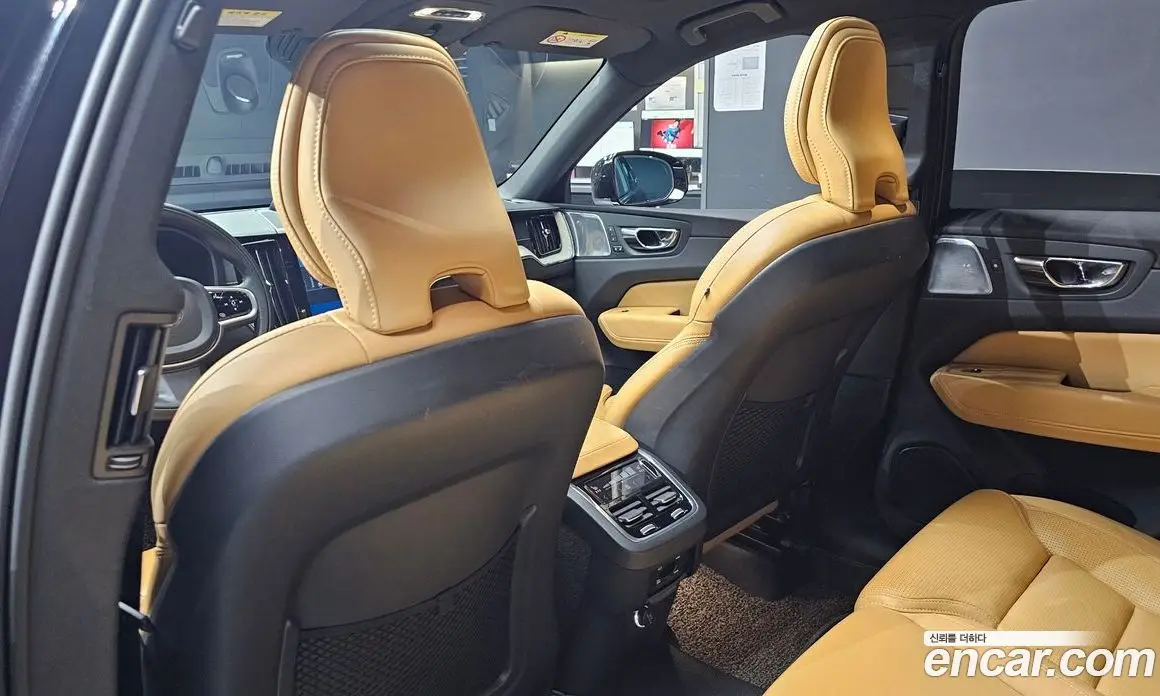Volvo XC60 2018 2.0 автомат (гидро), фото 16 Volvo XC60 2018 2.0 автомат (гидро), фото 16