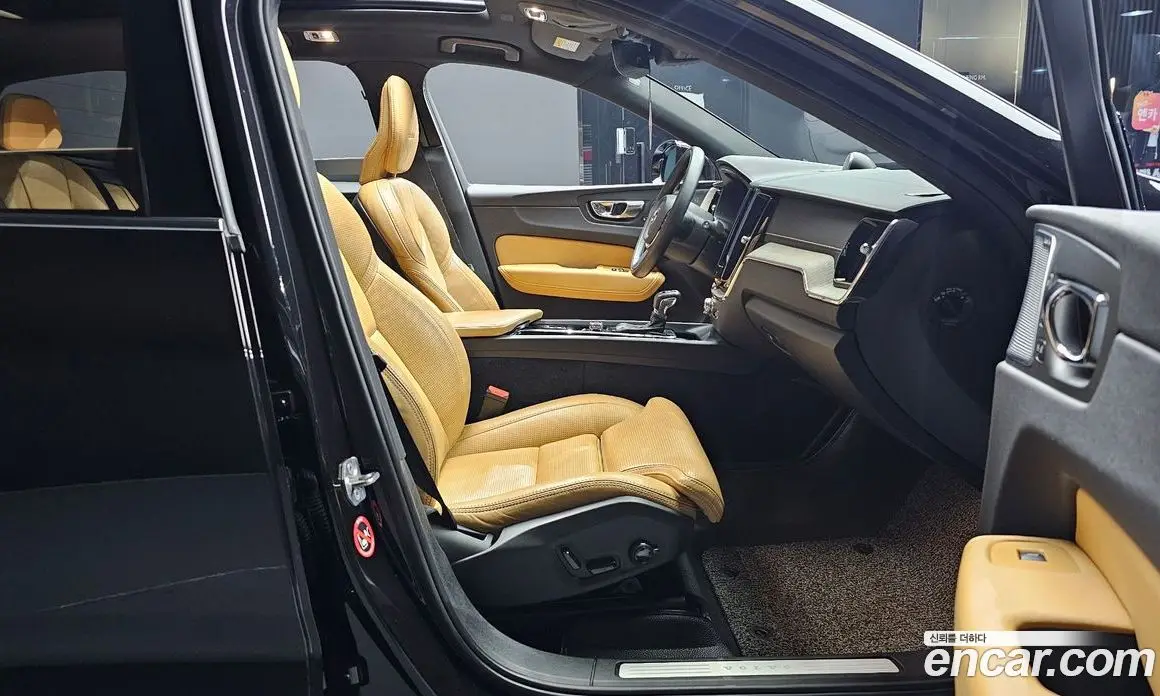 Volvo XC60 2018 2.0 автомат (гидро), фото 17 Volvo XC60 2018 2.0 автомат (гидро), фото 17
